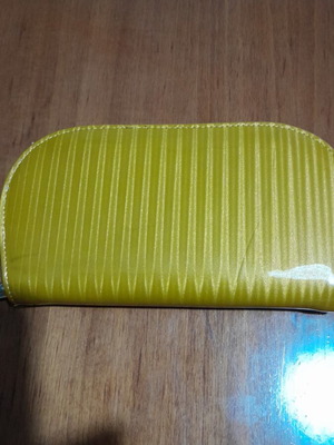 Handbag mustard like new