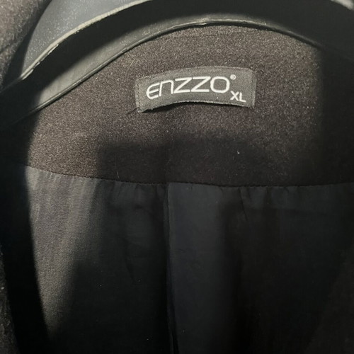 Enzzo black women's coat like new, size XL
