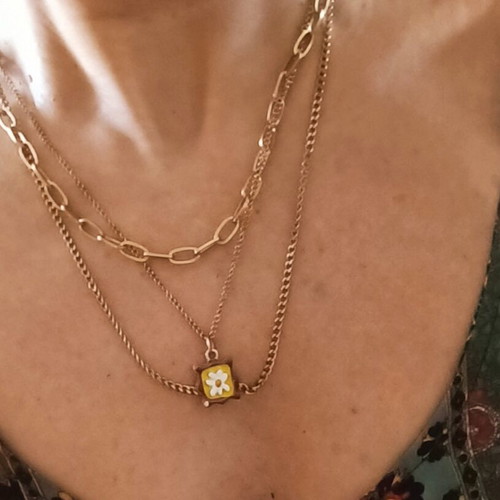 Layering necklace with daisy pendant in vintage style, new, gold color