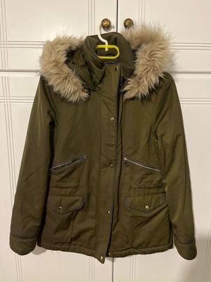 Zara jacket khaki like new with removable fur, size M