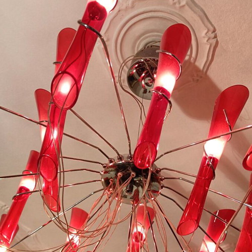 Crystal chandelier with wall lamp like new, 18 bulbs and decorative red crystals