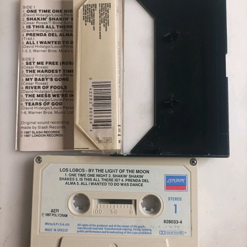 Los Lobos By The Light Of The Moon cassette like new