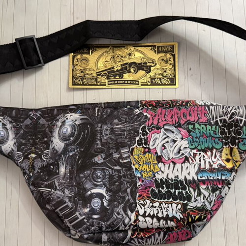 Sprayground Split Cybershark Savvy bag like new, colorful, medium size