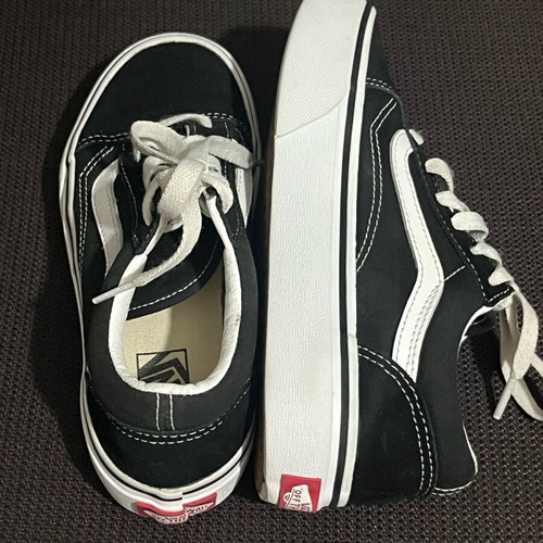 Vans Old Skool kids shoes size 34 black and white like new