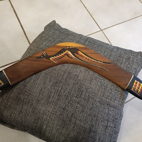 Handmade Aboriginal painted boomerang, like new, wooden