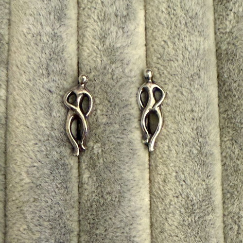 Jenavi silver humanoid earrings new