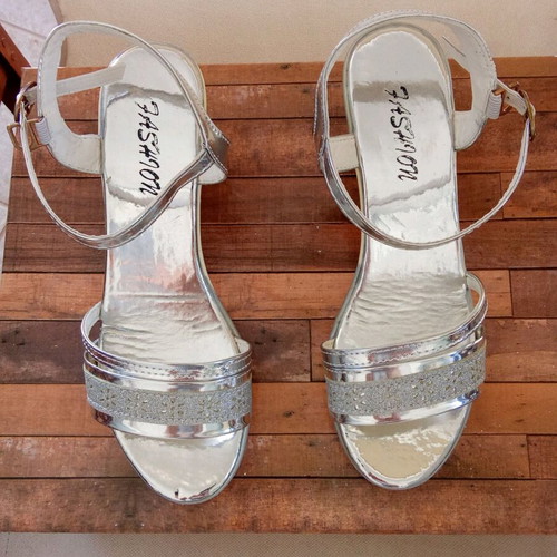Silver sandals like new, size 36, 6cm heel