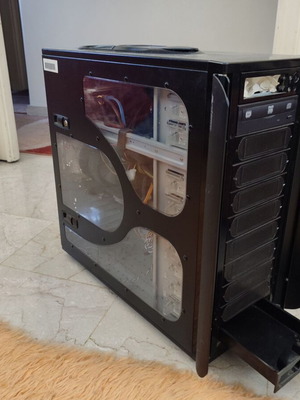 Thermaltake Gaming Tower computer case used, large capacity