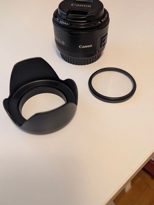 Canon full frame EF 50mm f/1.8mm με σκίαστρο και φίλτρο καινούργιο