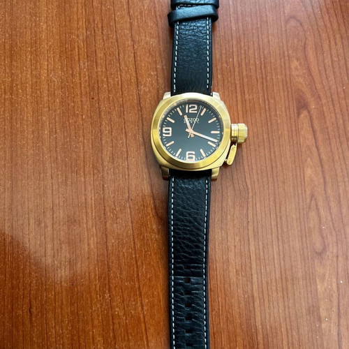 Oozoo Steel watch like new, gold color