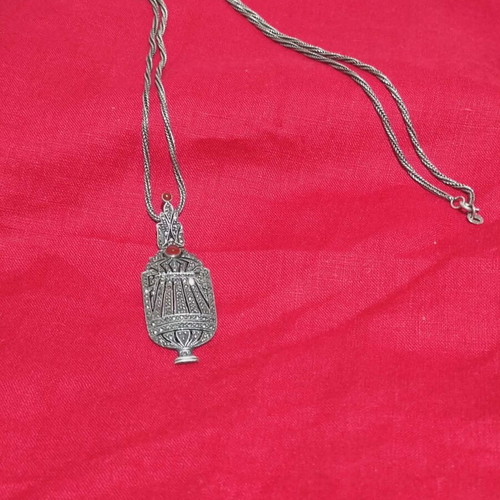 Silver pendant with marcasite and carnelian stones, like new