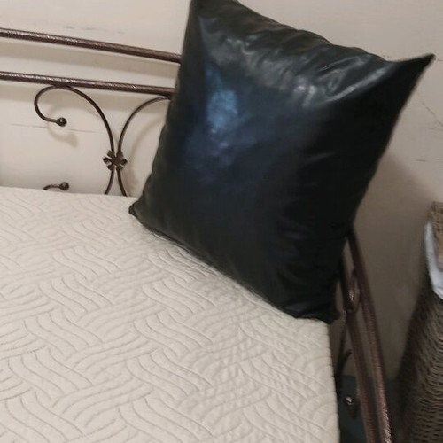 Leather pillow 60x60x18 cm, black, with zipper