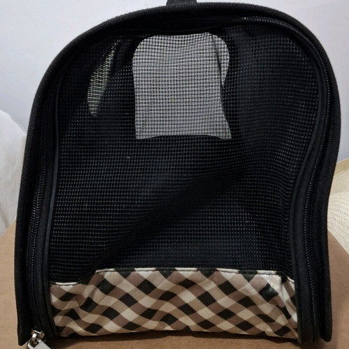 Handheld pet carrier like new for small pets
