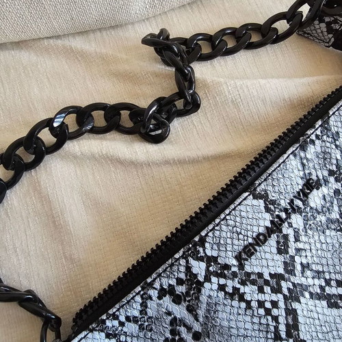 Kendall and Kylie shoulder leather bag croco style like new