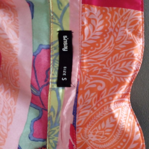 Satin shirt set with tie and bell sleeves like new, multicolor