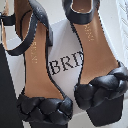 Labrini leather sandals size 39 like new, black