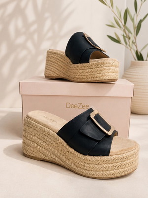 Espadrilles platform sandals Alta Moda like new, black with gold buckle