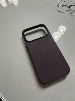 iPhone 17 Pro case purple Apple like new