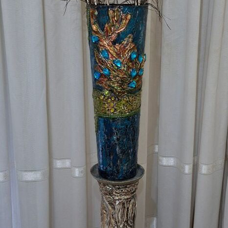 Handmade Floor Vase Peacock Set with Feathers and Carved Column