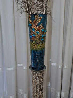 Handmade Floor Vase Peacock Set with Feathers and Carved Column