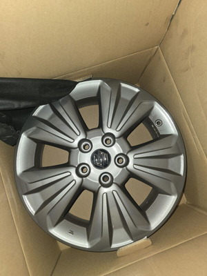 Suzuki Vitara wheels with ceramic coating, like new