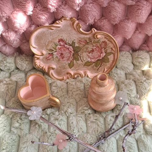 Custom-made gypsum ceramic set with vase, heart-shaped cup, and tray