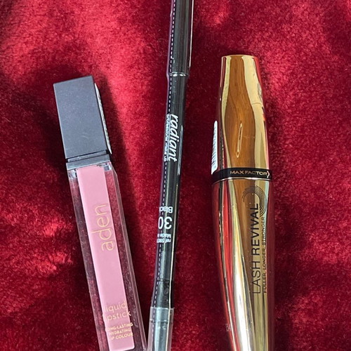 Aden Radiant and Max Factor makeup set new