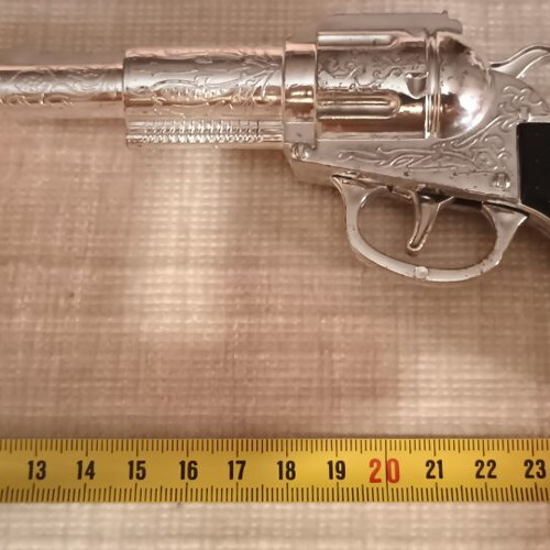 Cosplay pistol like new, does not take caps