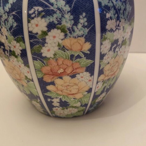 Vintage porcelain vase with lid and plate ECHO like new