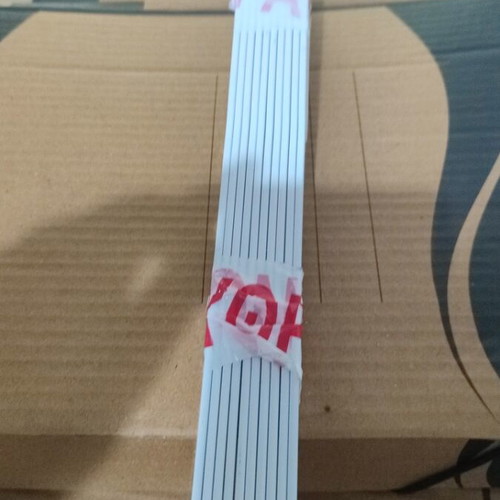 Metal shelf brackets 32cm white, pack of 10, used