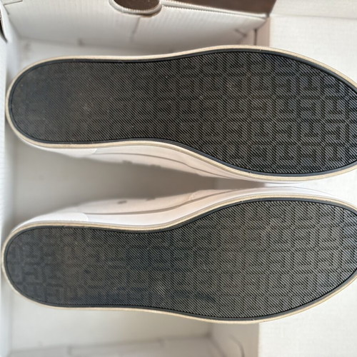 Tommy Hilfiger men's shoes size 41 like new, white casual