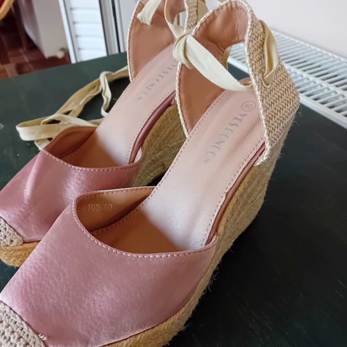Yes Bonbon dusty pink platform sandals like new, size 40