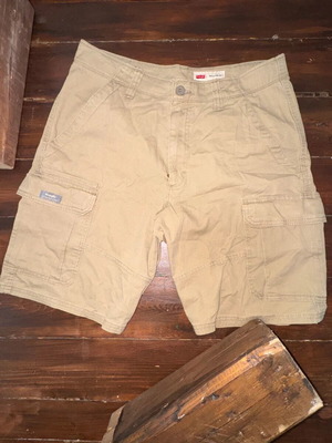 Wrangler men's cargo shorts used, beige, size 32