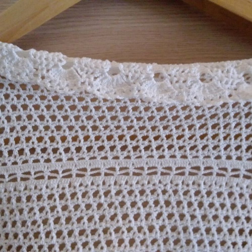 Knitted blouse like new, size M-L, white