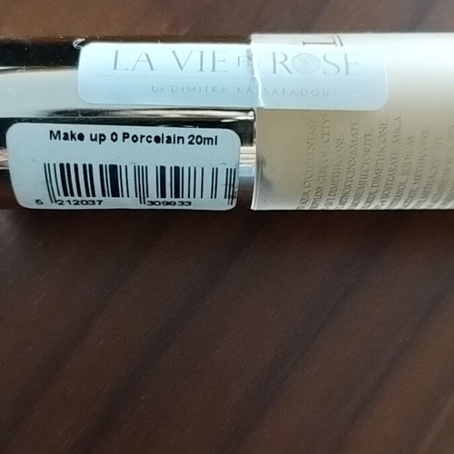 La Vie En Rose concealer 20 ml like new, porcelain shade