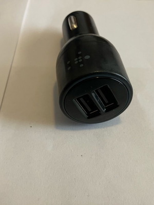 Belkin car charger used with 2 USB ports 5V 2.1A