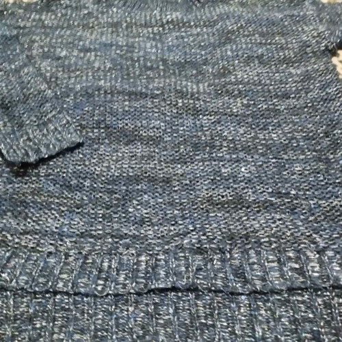 Rich knitted sweater like new, blue and silver, size L
