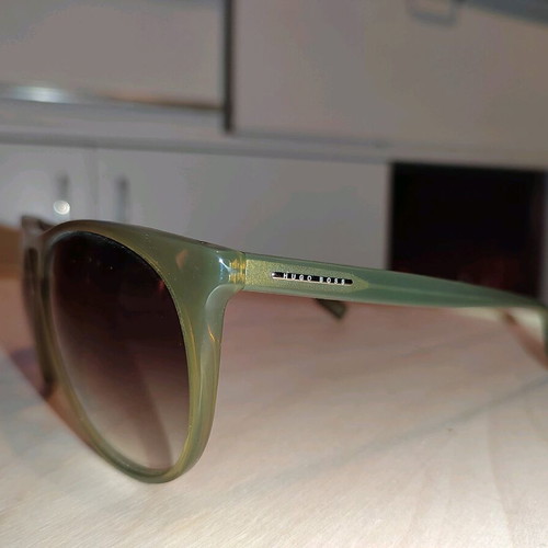 Hugo Boss 0360/S D74JS sunglasses like new, green/olive