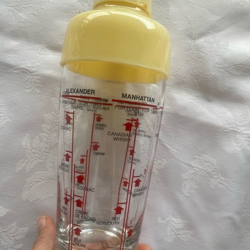 Glass shaker dosometer vintage like new