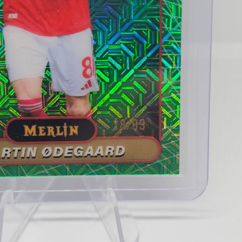 Martin Ødegaard Green Mojo Refractor Parallel #13 Topps Merlin Premier League card