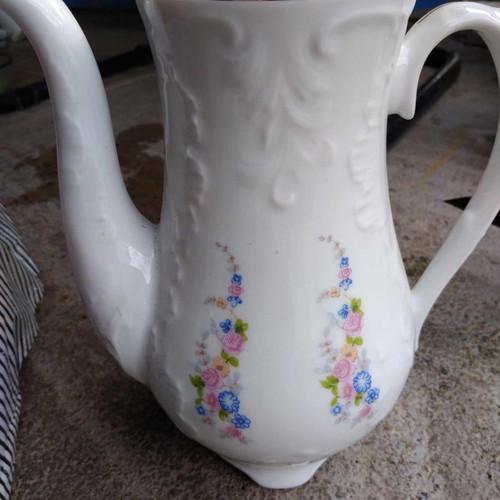 Cmielow porcelain collectible pitcher like new with gold details