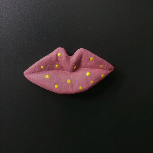 Handmade lips-shaped magnets new, made of plaster and acrylics