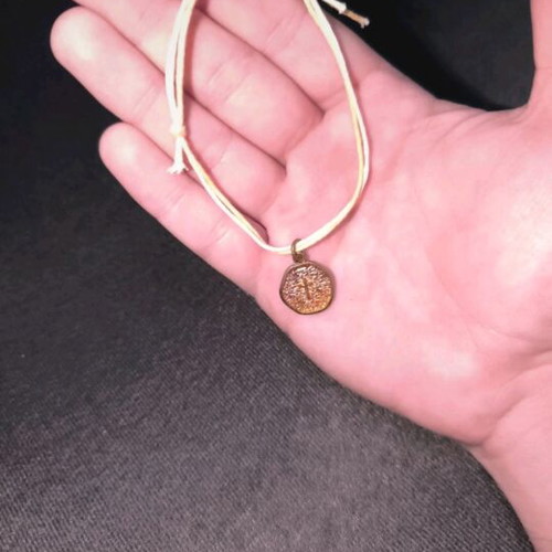 Handmade bracelet with cross adjustable for all wrist types
