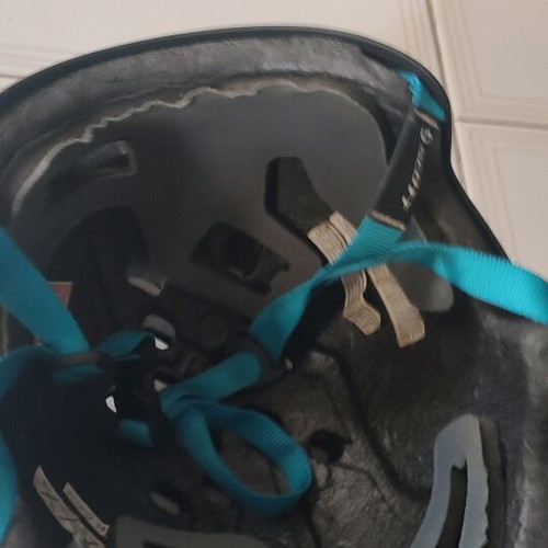 Scott bicycle helmet used for teenager