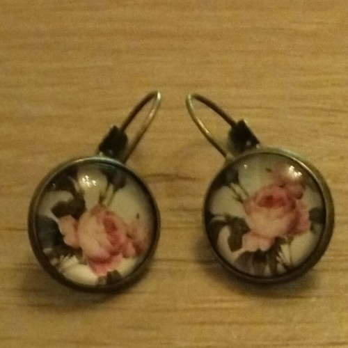 Retro earrings like new, small pink peonies, discreet