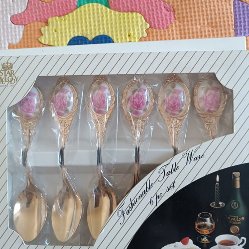 Gold-plated spoons new, set of 6