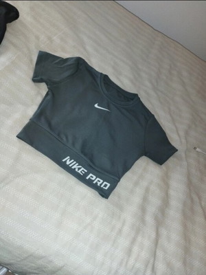 Nike top shirt like new, size XS