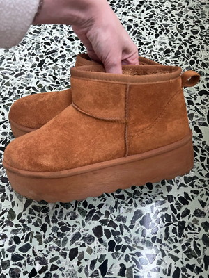 Brown boots like new, size 39
