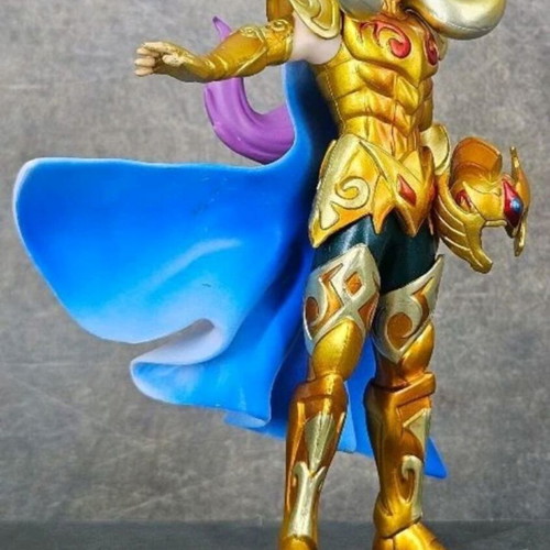 Saint Seiya Mu of Aries figure with golden armor and blue cape