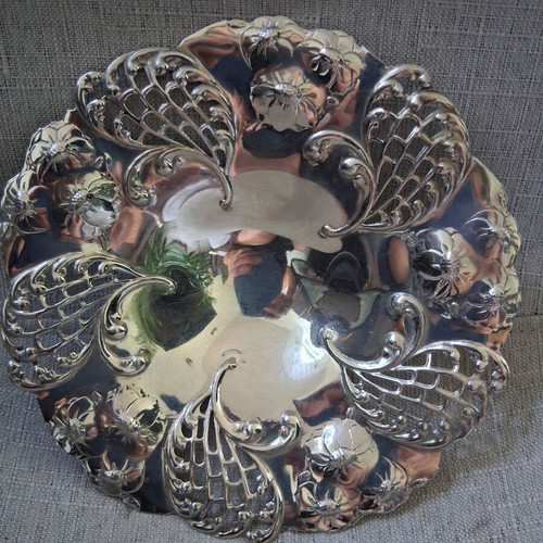 Vintage fountain dish, carved, elegant, like new